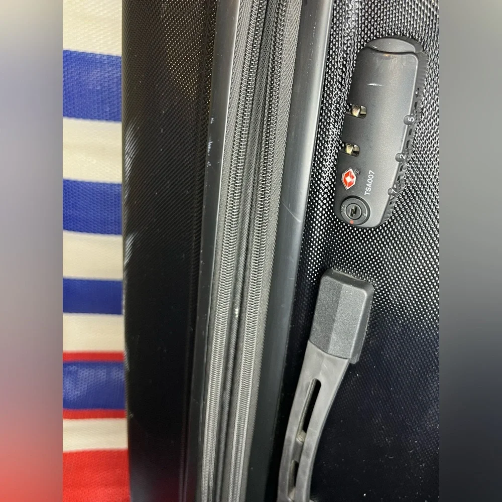 🥳✨ American Tourister Black Hardshell Max Burst Expandable 360 Spinner Suitcase